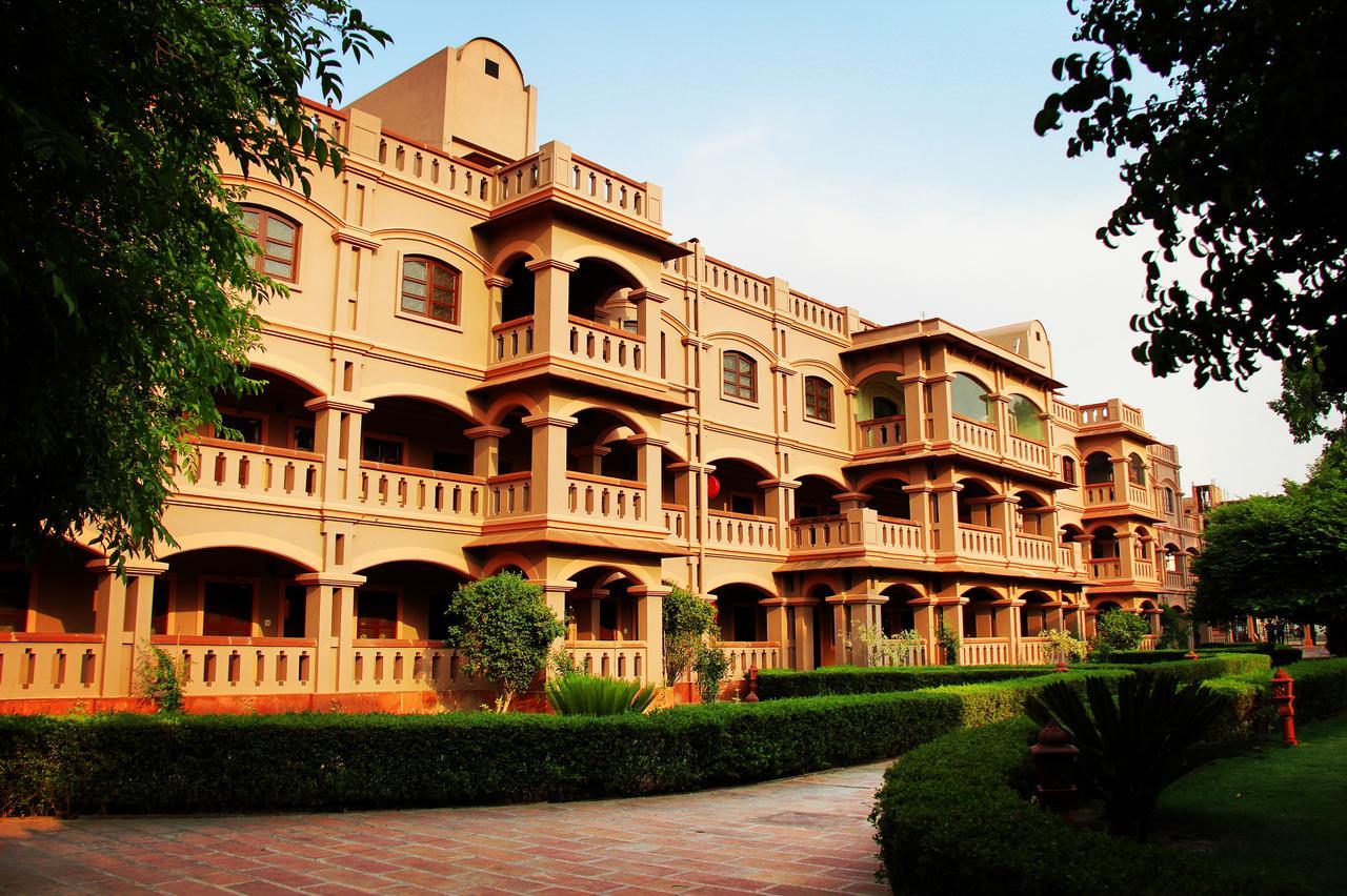 Mvt Guesthouse & Restaurant Vrindāvan Exterior foto